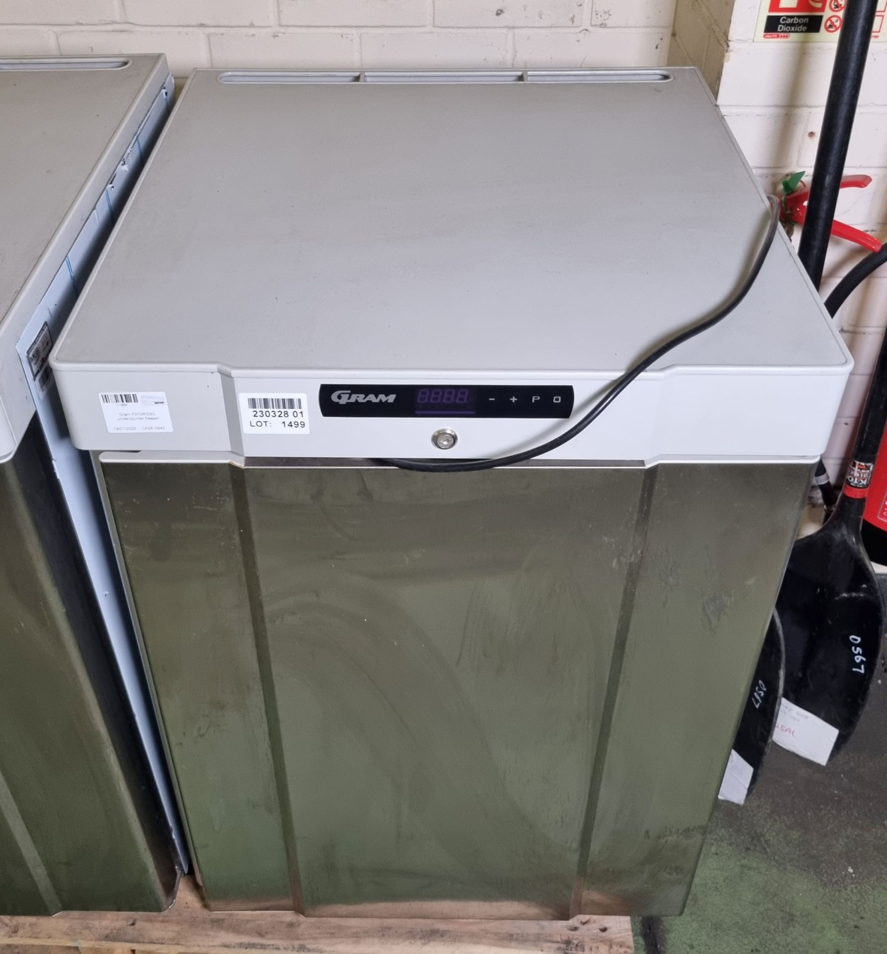 Gram F210RG3N undercounter freezer - 600mm W - Image 2 of 4