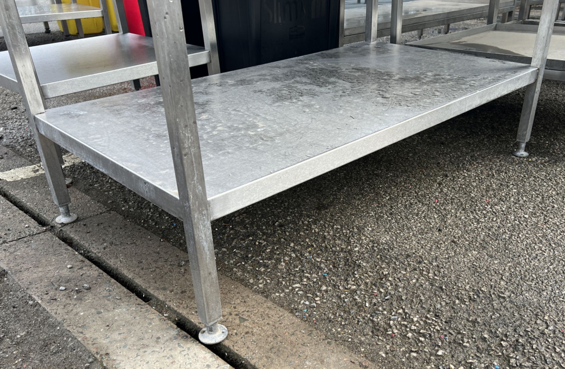 Stainless steel table with bottom shelf - dimensions: 130 x 70 x 90cm - Image 3 of 3