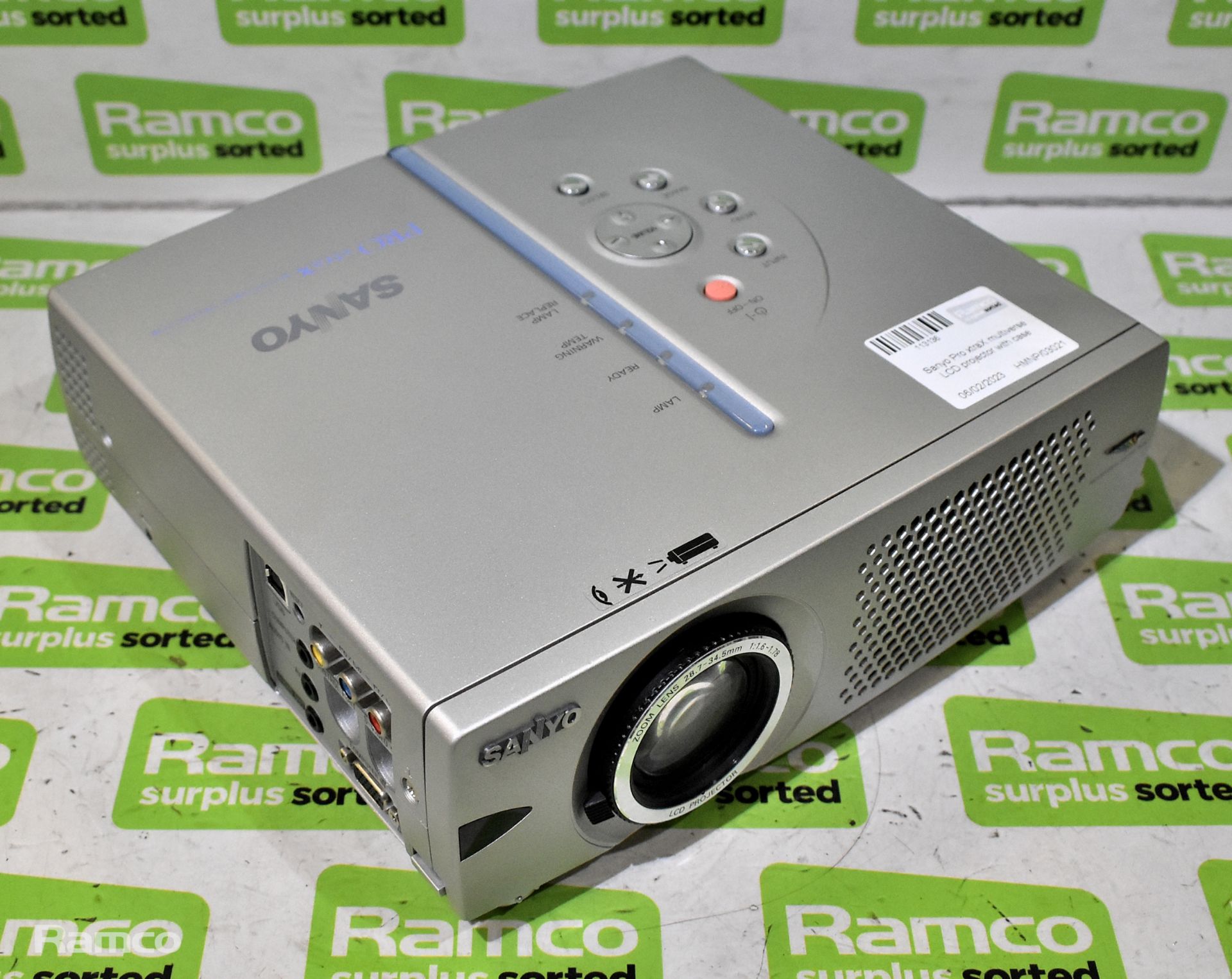 Sanyo Pro xtraX multiverse LCD projector with case - Image 2 of 4