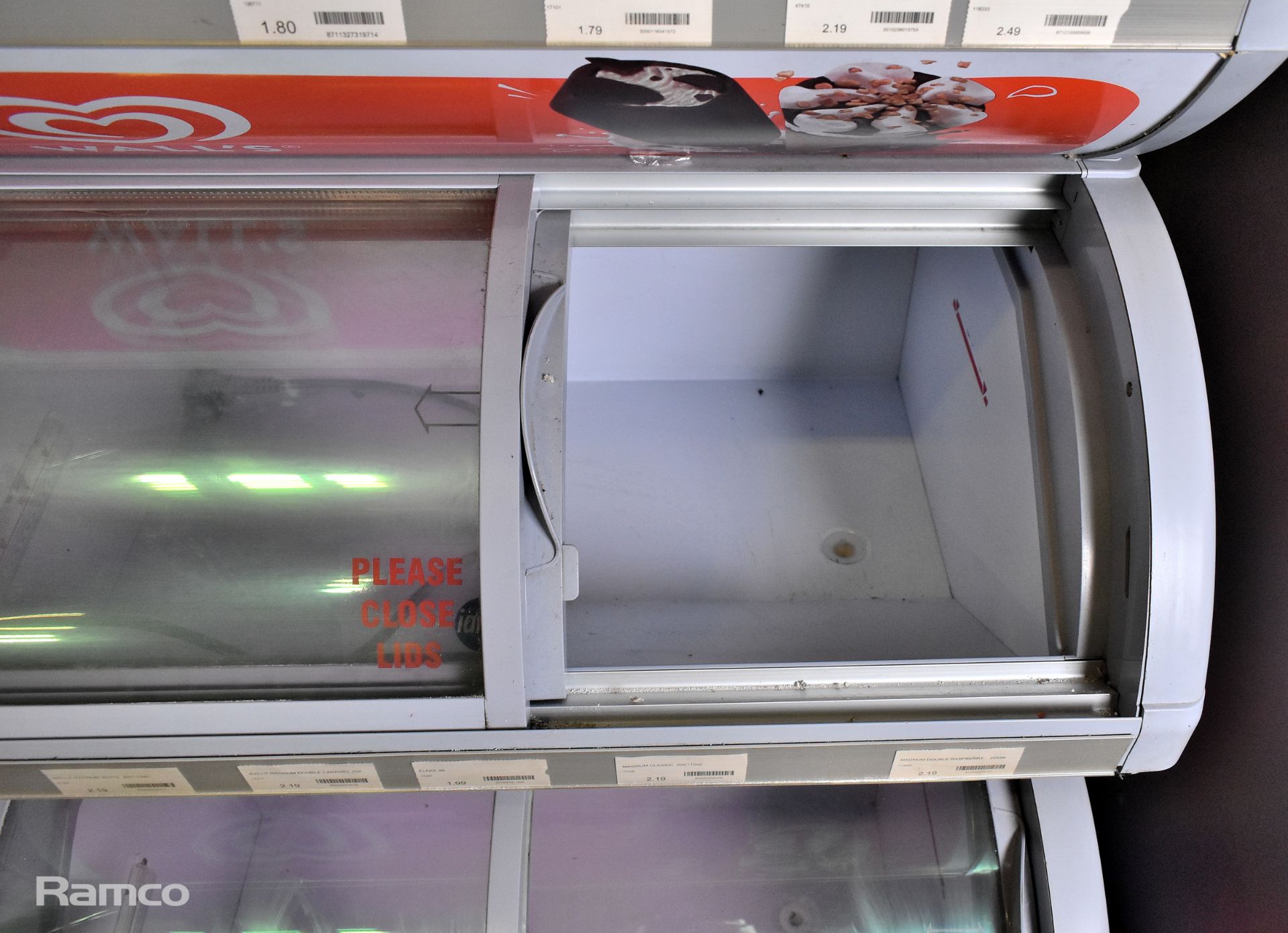 Iarp visimax slim 3 LED 3 tier Ice cream display freezer, 240V 50Hz - L 80 x W 85 x H 135 - Image 3 of 4