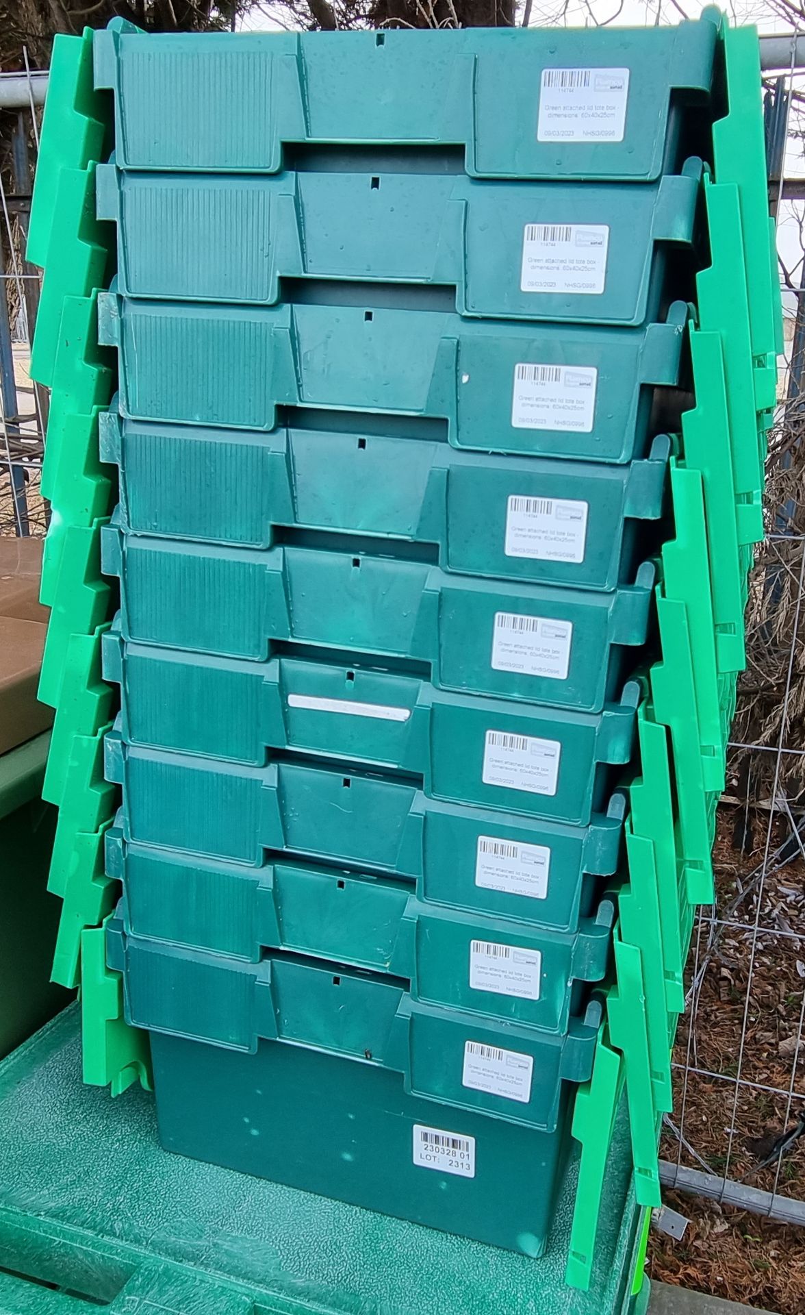 9x Green attached lid tote boxes - dimensions: 60 x 40 x 25cm