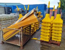 69x Large yellow cones - dimensions: 46 x 46 x 110cm - some have damage, Black and yellow barriers