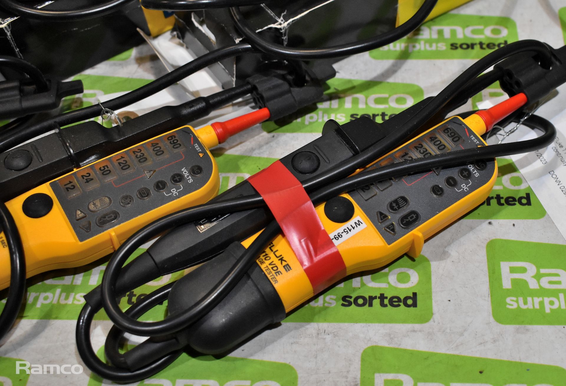 6x Fluke T110 voltage and continuity testers - Image 5 of 5