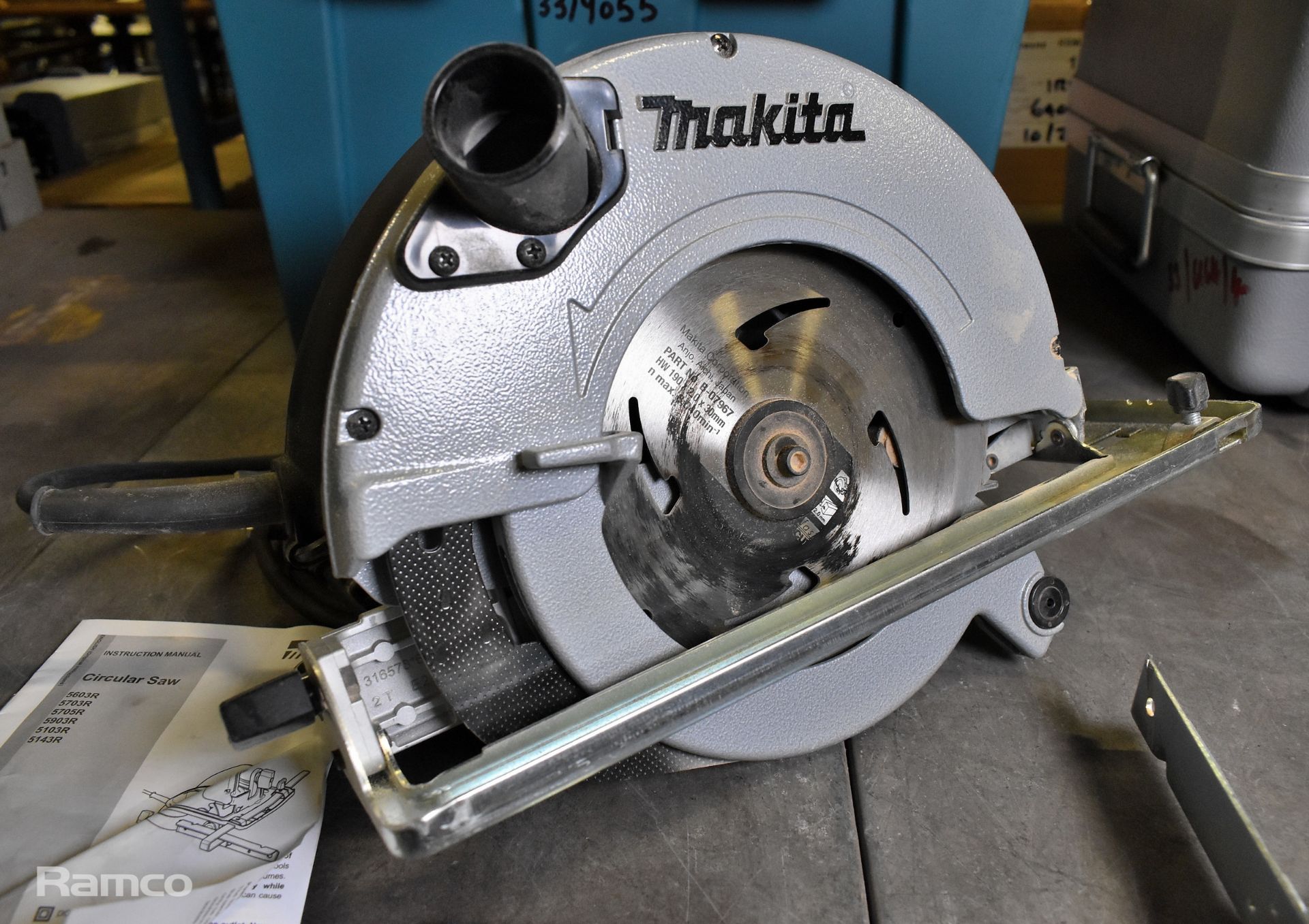 Makita 5703R circular saw with case - Image 2 of 7