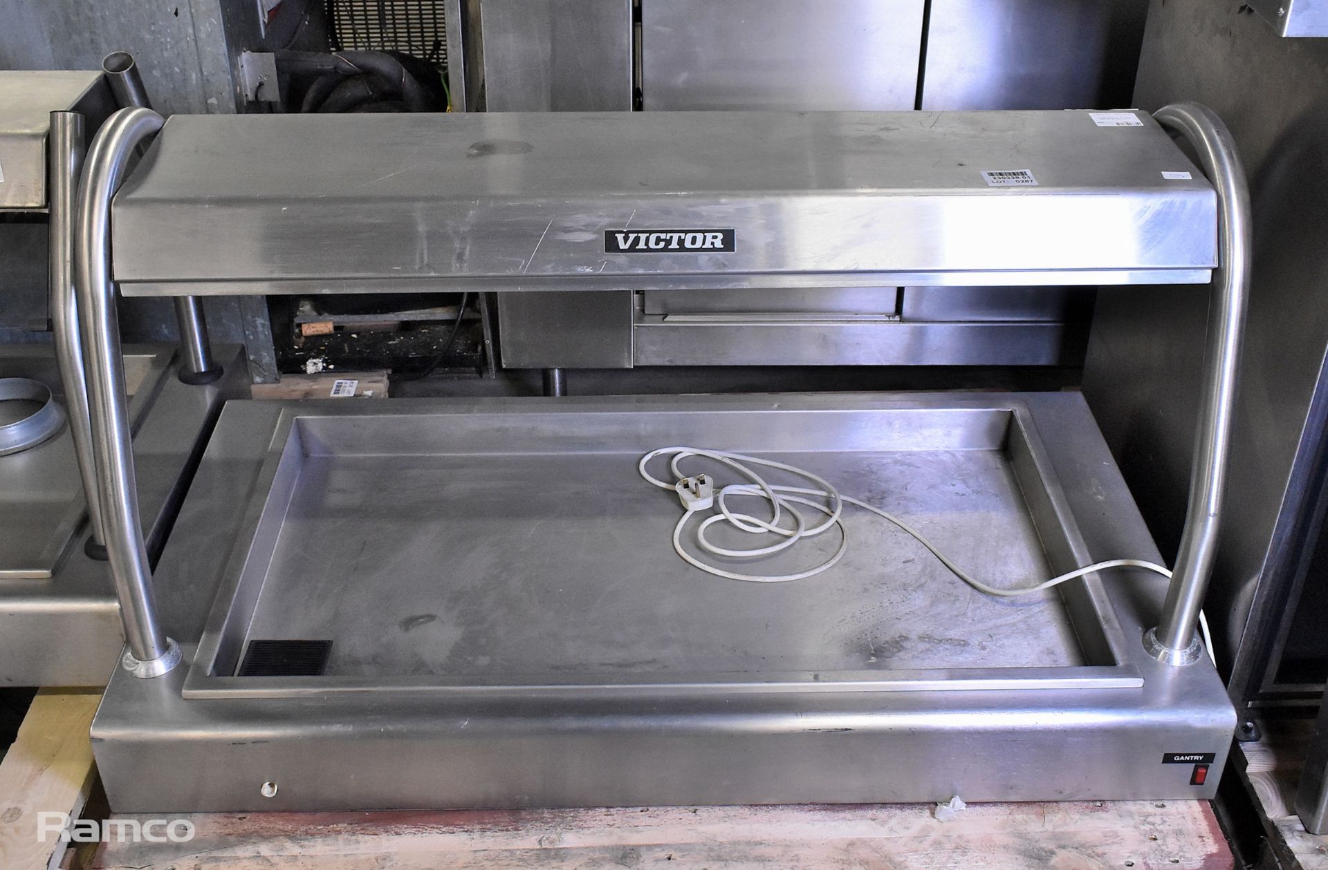 Victor CTS refrigerated topping unit with gantry - L121cm