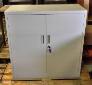 Metal cabinet with shelves and 2 lockable doors - 90 x 40 x 90cm