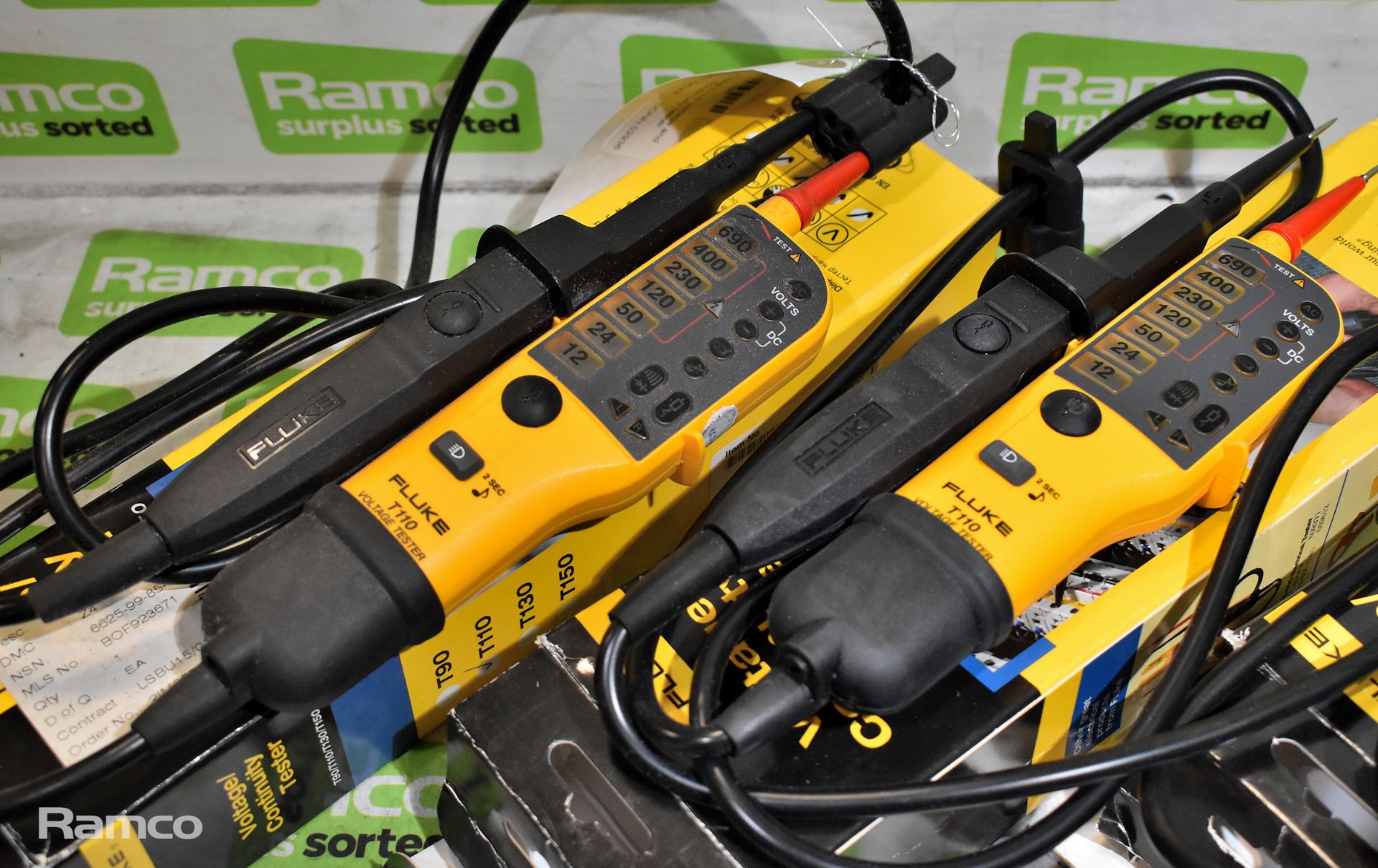 6x Fluke T110 voltage and continuity testers - Image 2 of 5