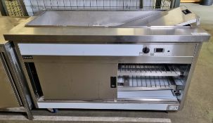 Lincat P8B4 Panther 800 mobile hot cupboard with wet or dry heat bain marie top - 4GN