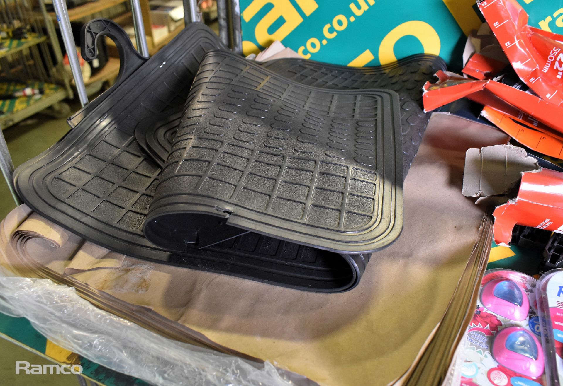 Assortment of car accessories - mats, phone holders, wiper blades, air fresheners - Image 2 of 6
