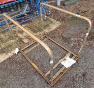 Metal trolley frame - L 101 x W 72 x H 82 cm