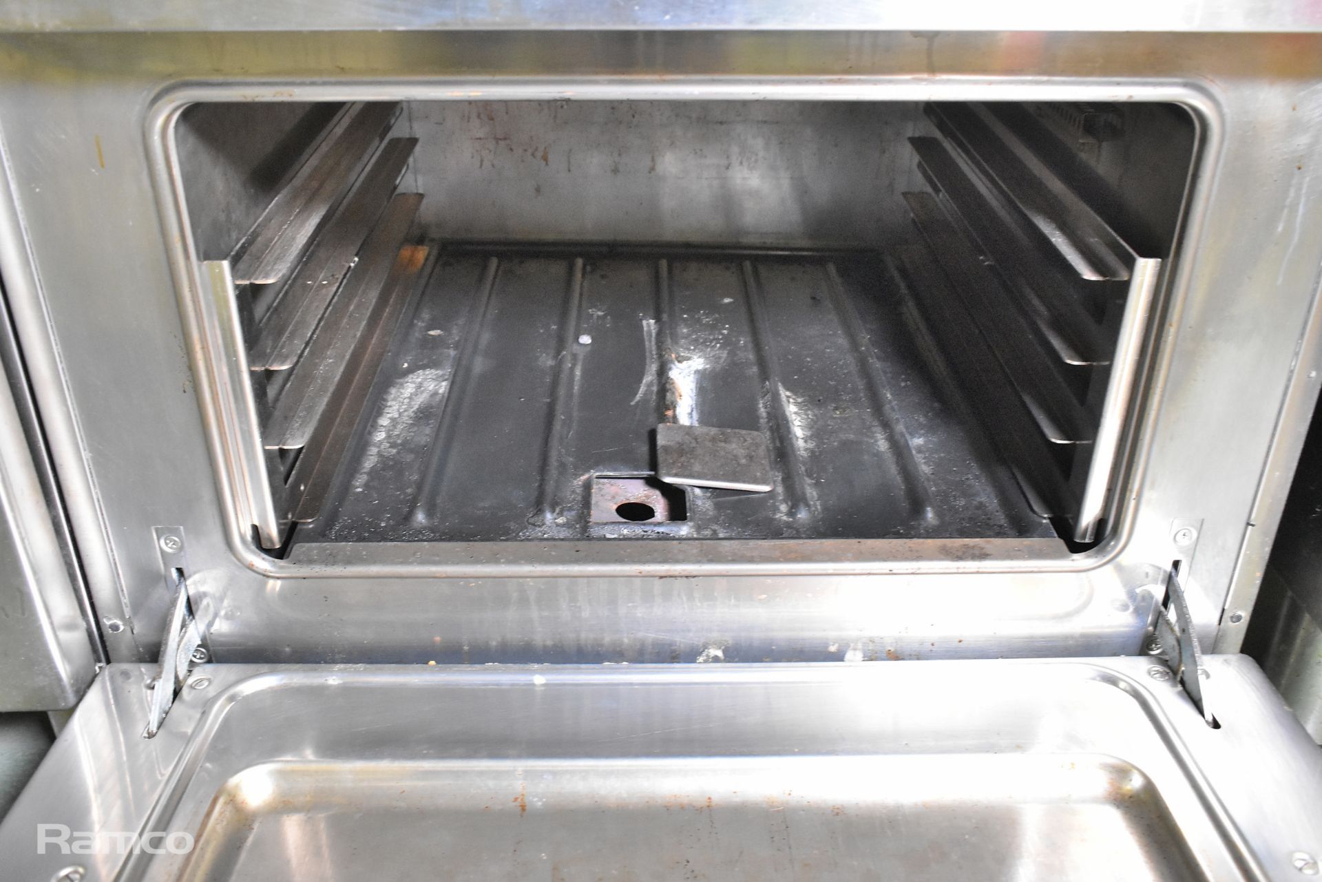 Electrolux solid top gas oven - 800mm W - Image 3 of 6