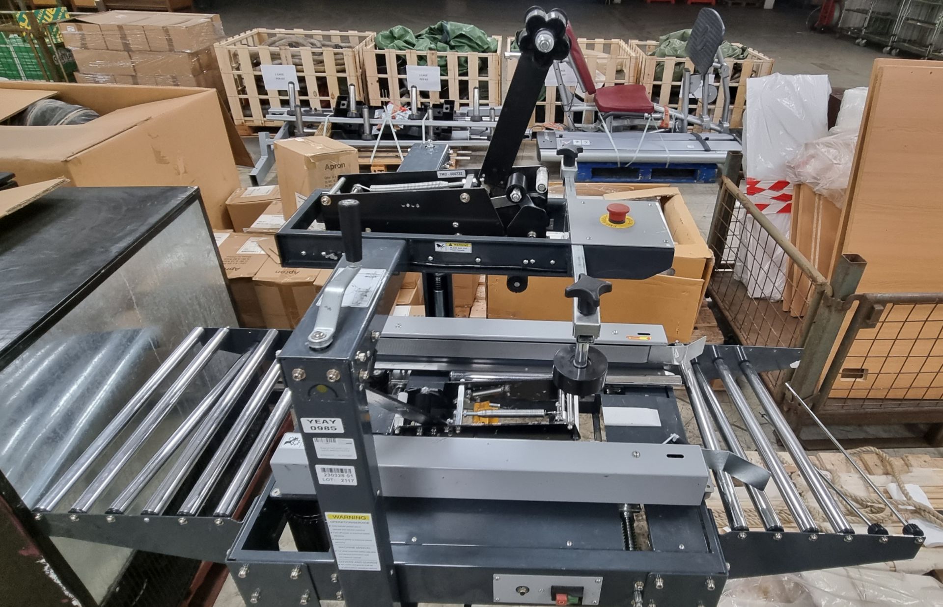 Extend TMD-C26U carton sealing machine - 2017 - serial T1703J075 - 1ph - 240v - 0.45kW - 50Hz - Image 2 of 8