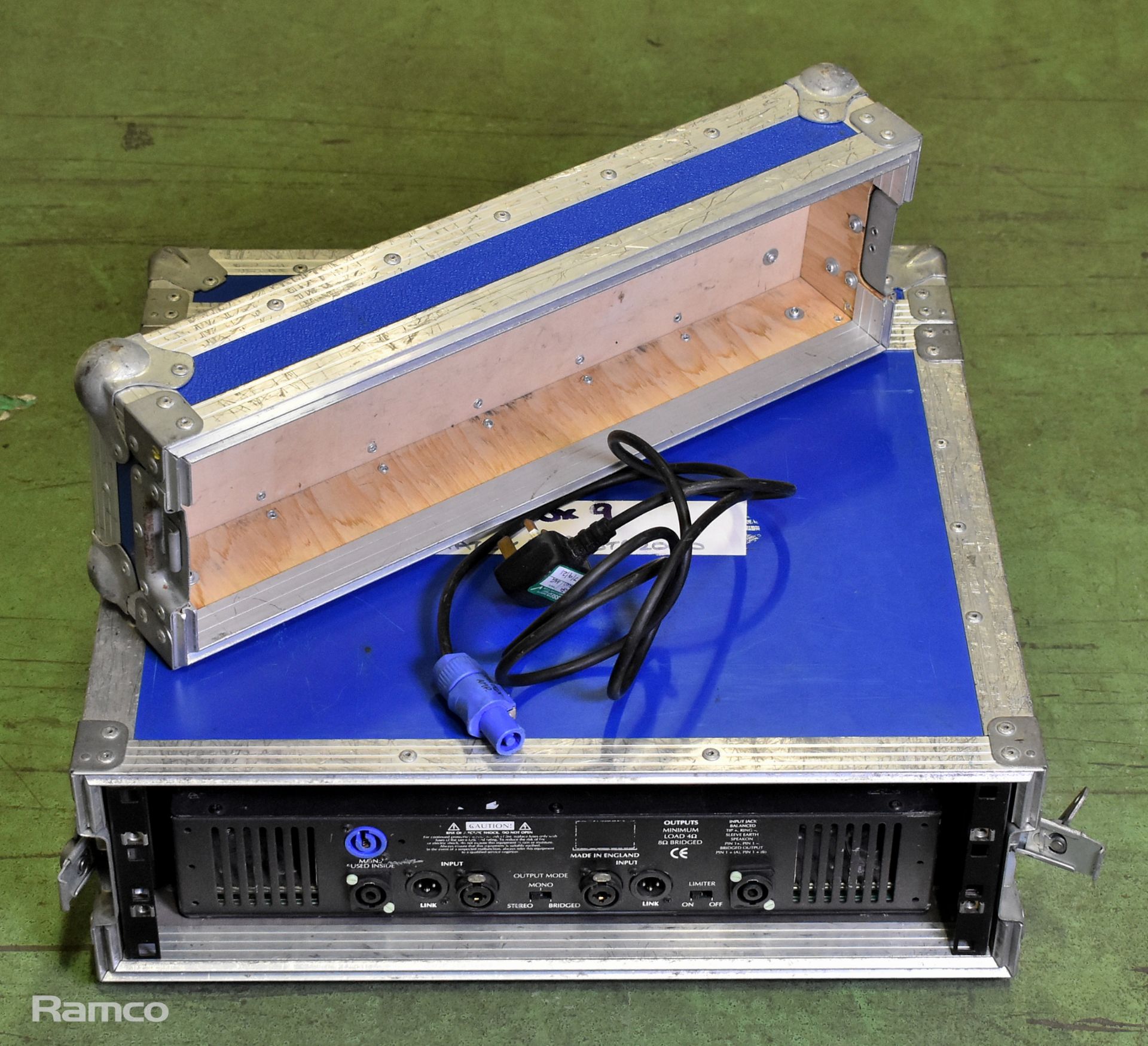 Matrix STR 2000 MOS-FET amplifier in flight case - Image 4 of 5