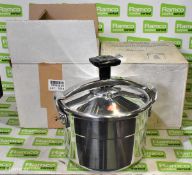 2x Tefal 6 ltr aluminium pressure cookers