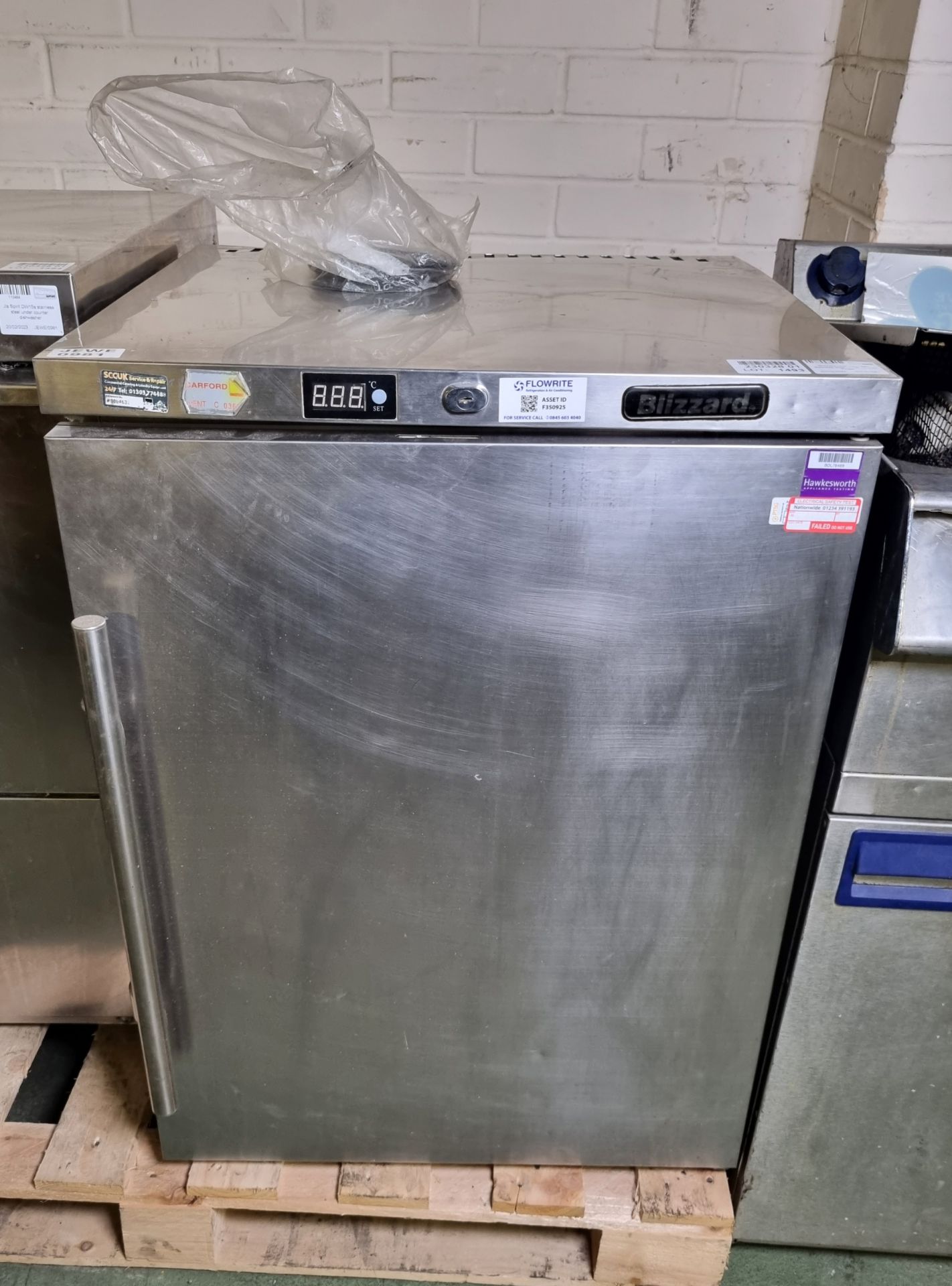 Blizzard HuS-HDA-SS1 stainless steel under counter fridge - 600mm W