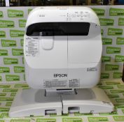 Epson EB-570 projector