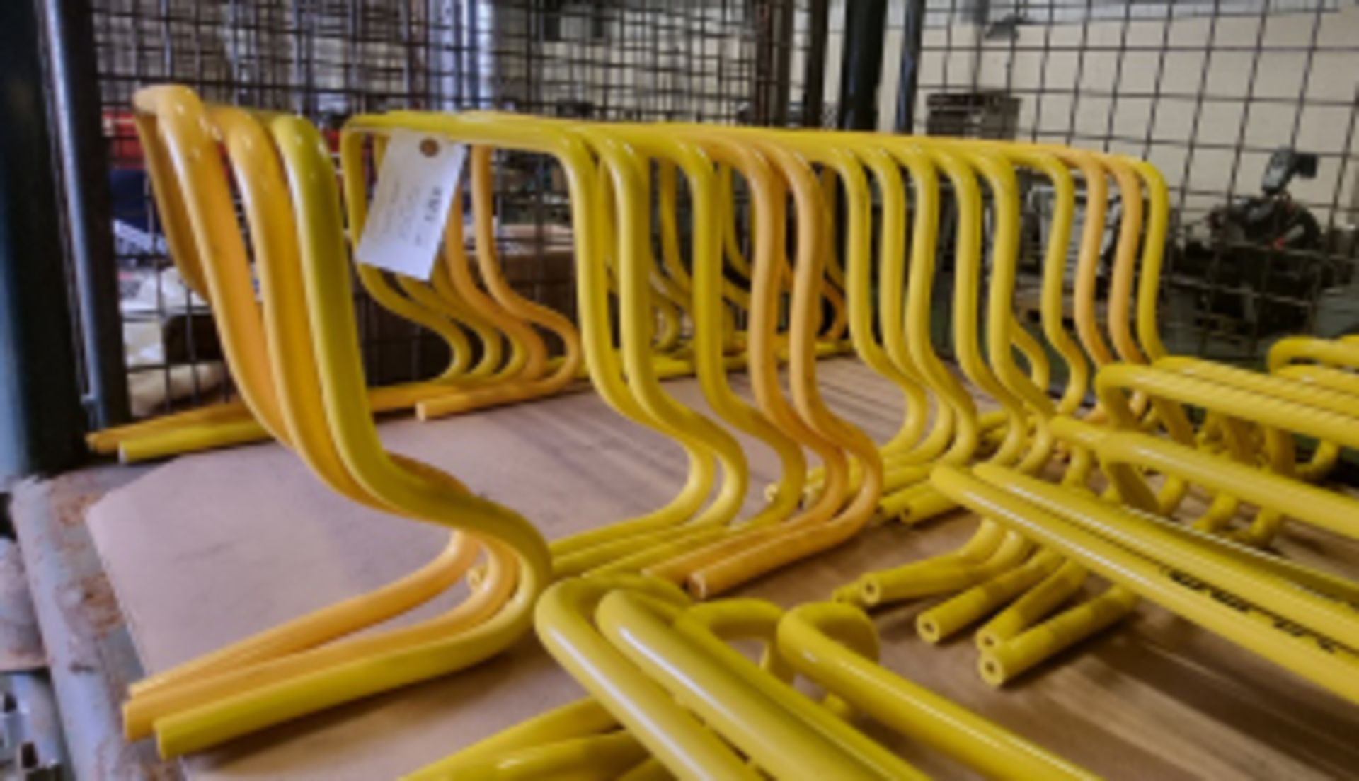 XLR8 yellow plastic training hurdles small - medium 36 units - Image 2 of 3