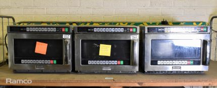 Sharp R-1900M commercial microwave oven, 2x Sharp R-1900M commercial microwave ovens - SPARES