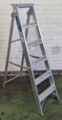 6 tread aluminium step ladder - open dimensions 100 x 45 x 145cm