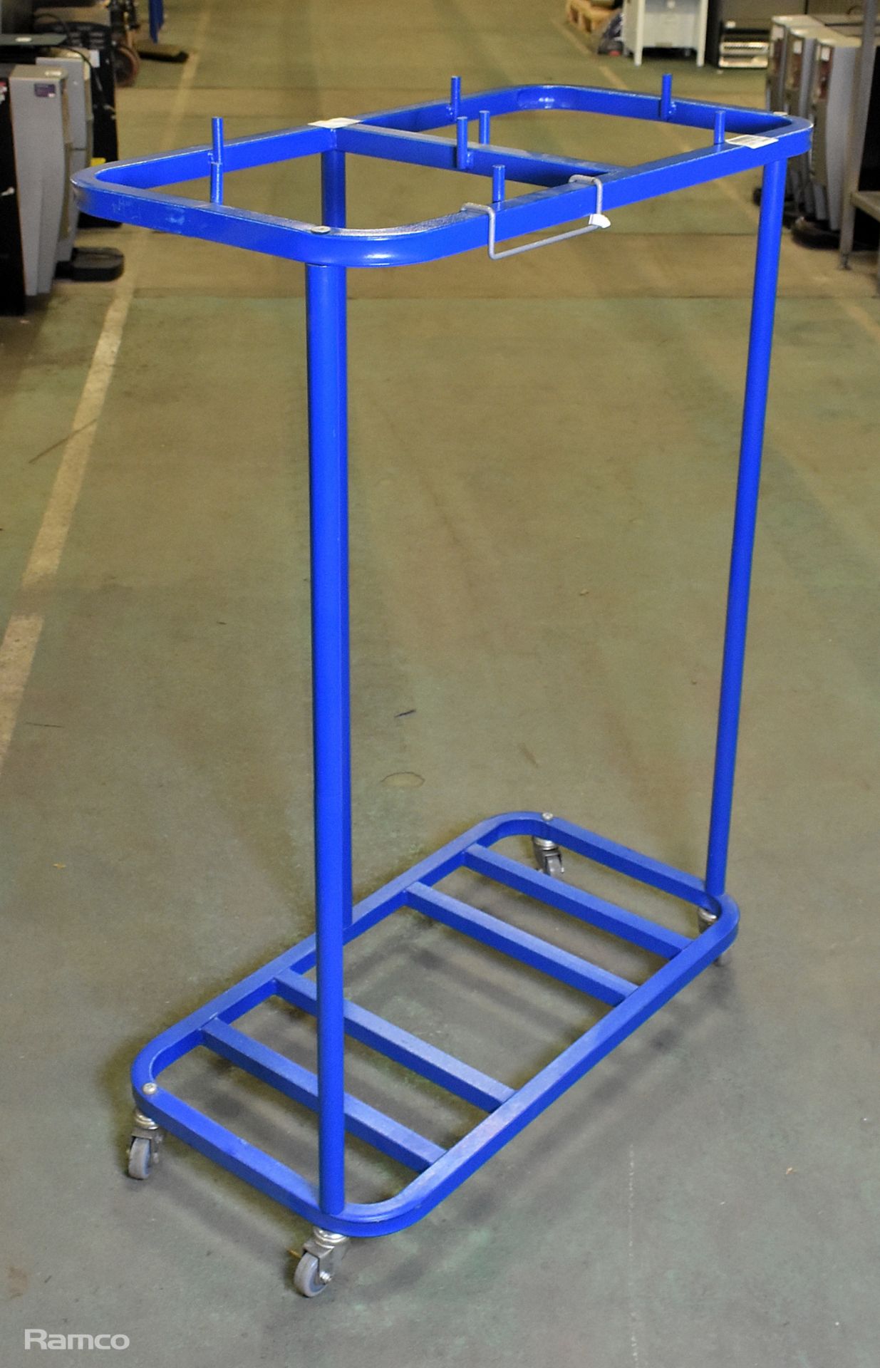 Double portable waste bin frame - Image 2 of 2