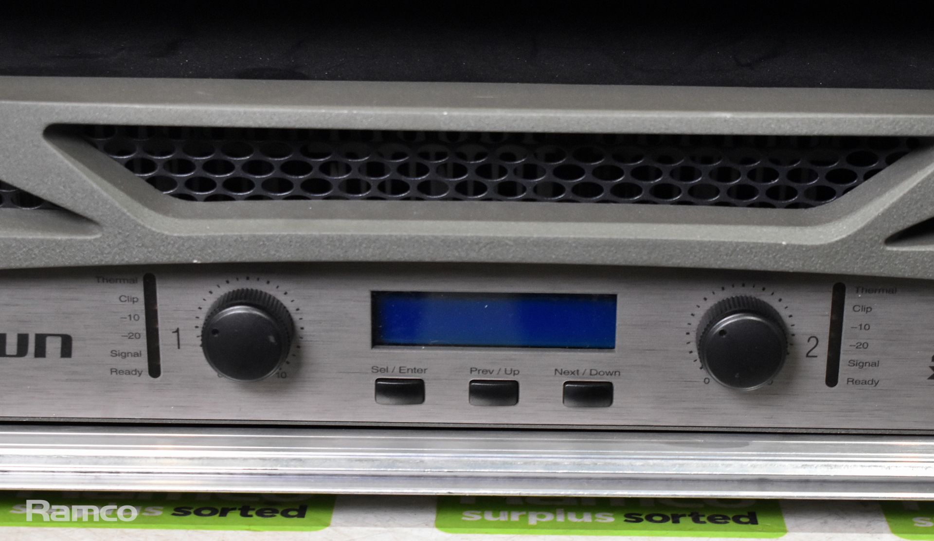 Crown XTI2002 amplifier in flight case - Image 2 of 5