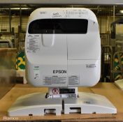 Epson EB-570 projector