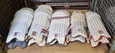5x Multiple make and size cricket pads