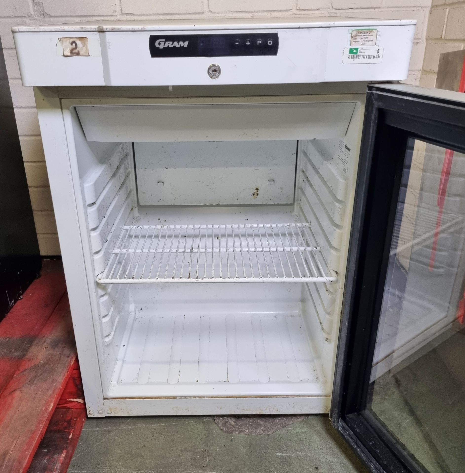 Gram KG 210 LG 3W undercounter fridge - 67 x 60 x 82cm - Image 4 of 5