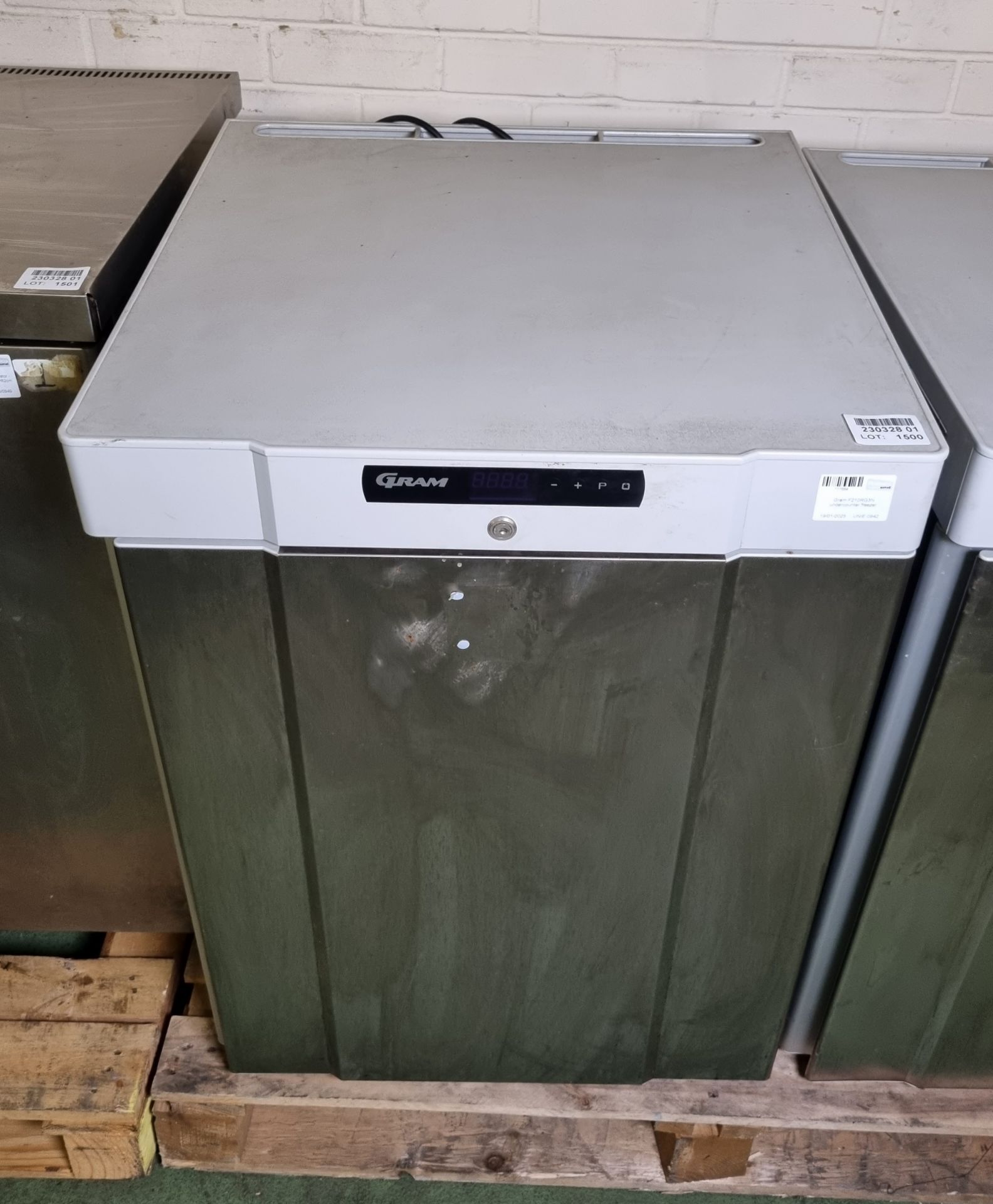 Gram F210RG3N undercounter freezer - 600mm W - Image 2 of 4