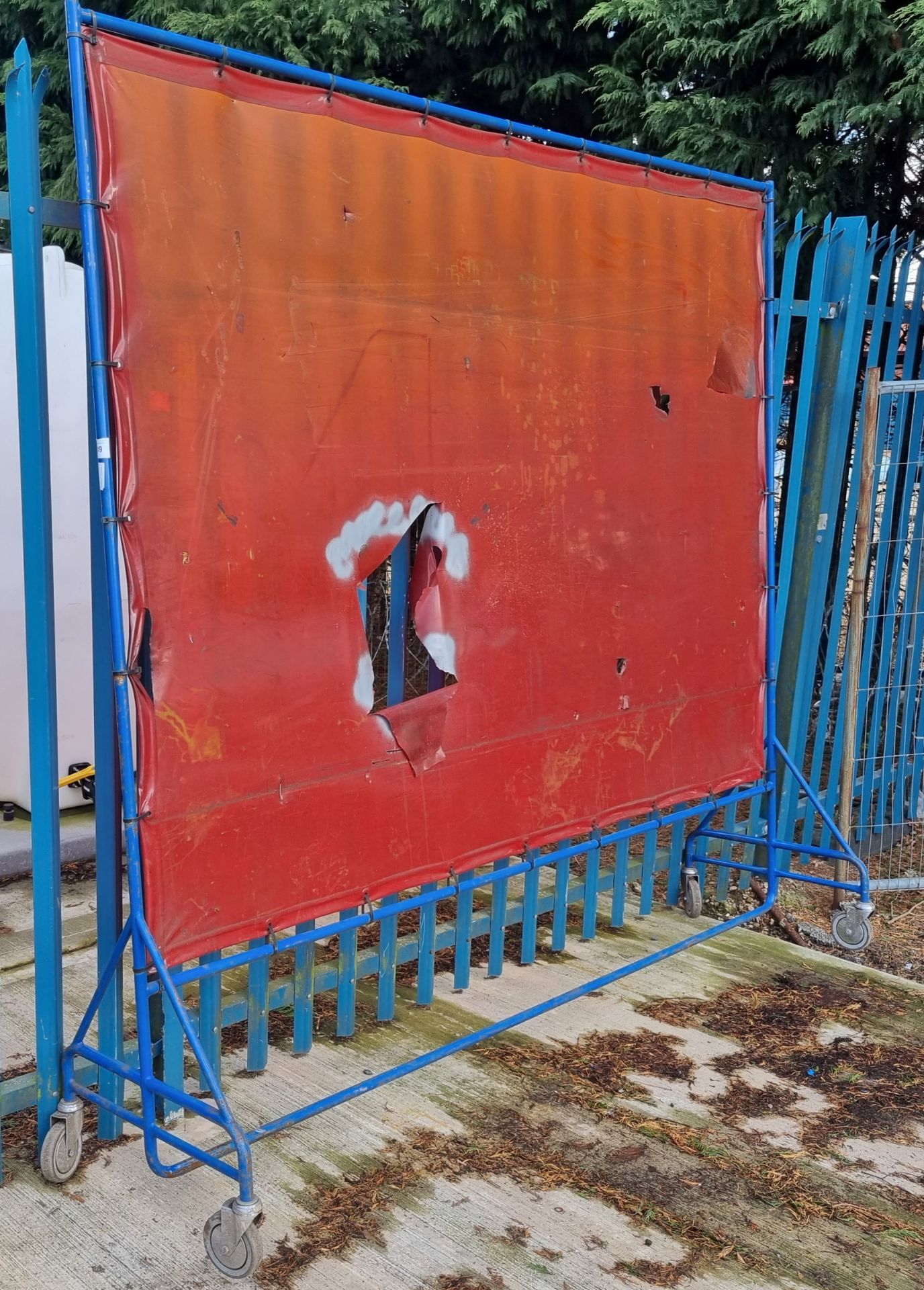 Blue, metal frame wheeled welding screen - L 245 x W 65 x H 230 cm - Image 2 of 3