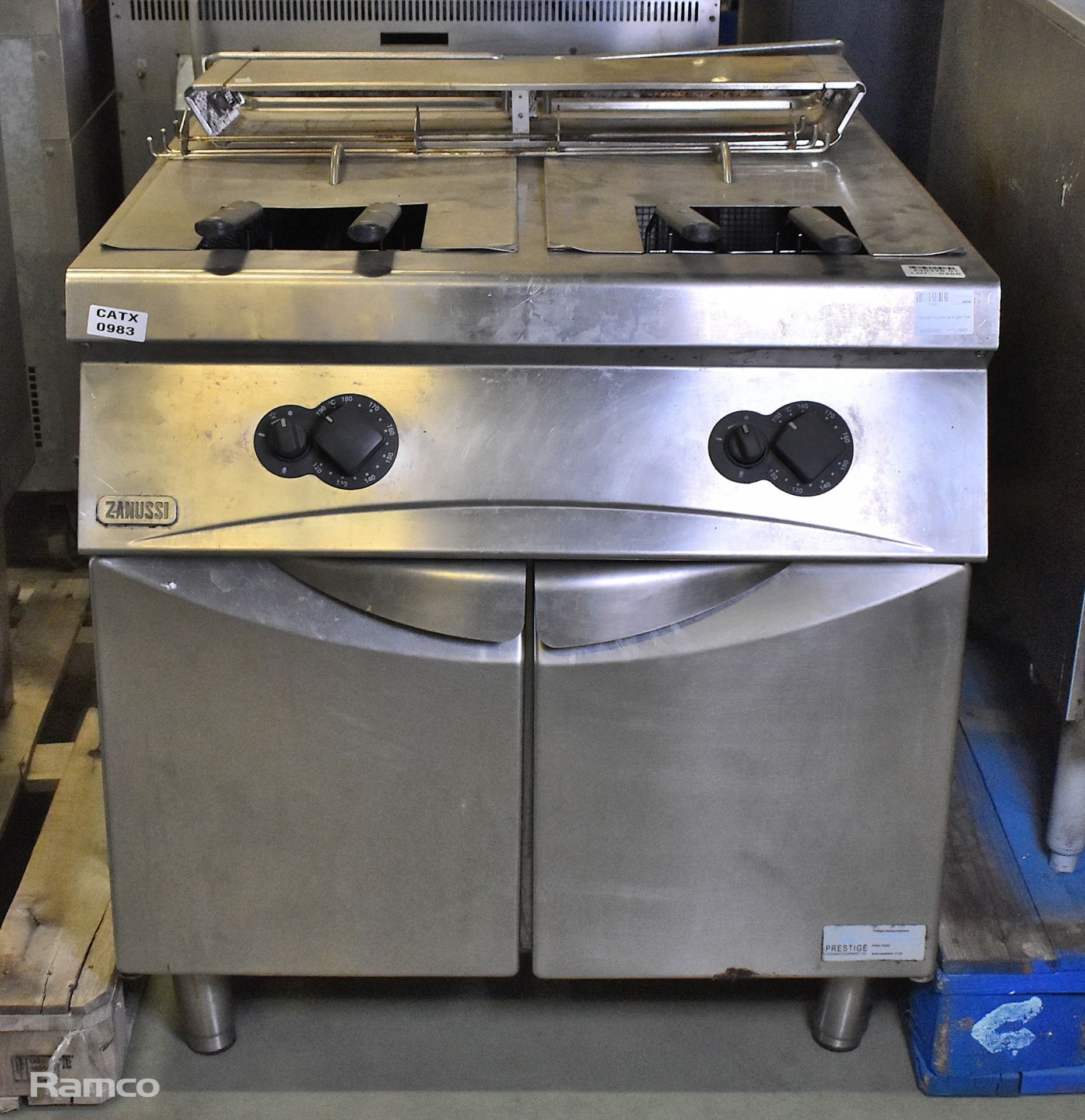 Zanussi double tank gas fryer - 800mm W