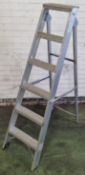 6 tread aluminium step ladder - open dimensions 100 x 45 x 145cm