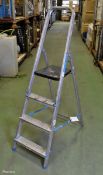 Mac Allister 4 tread folding step ladder