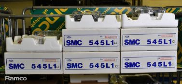 5x SMC UHF 545L1 12V radio and accessories - boxed as new
