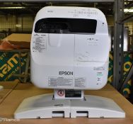 Epson EB-570 projector