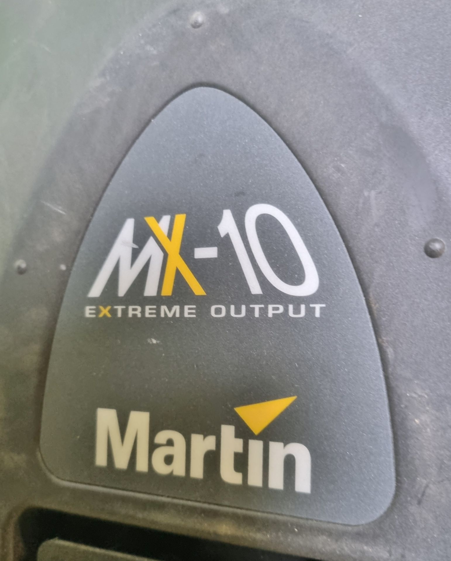 Martin MX 10 Lighting 250W discharge scanner with 12 replaceable colors, 8 interchangeable indexed - Image 2 of 6