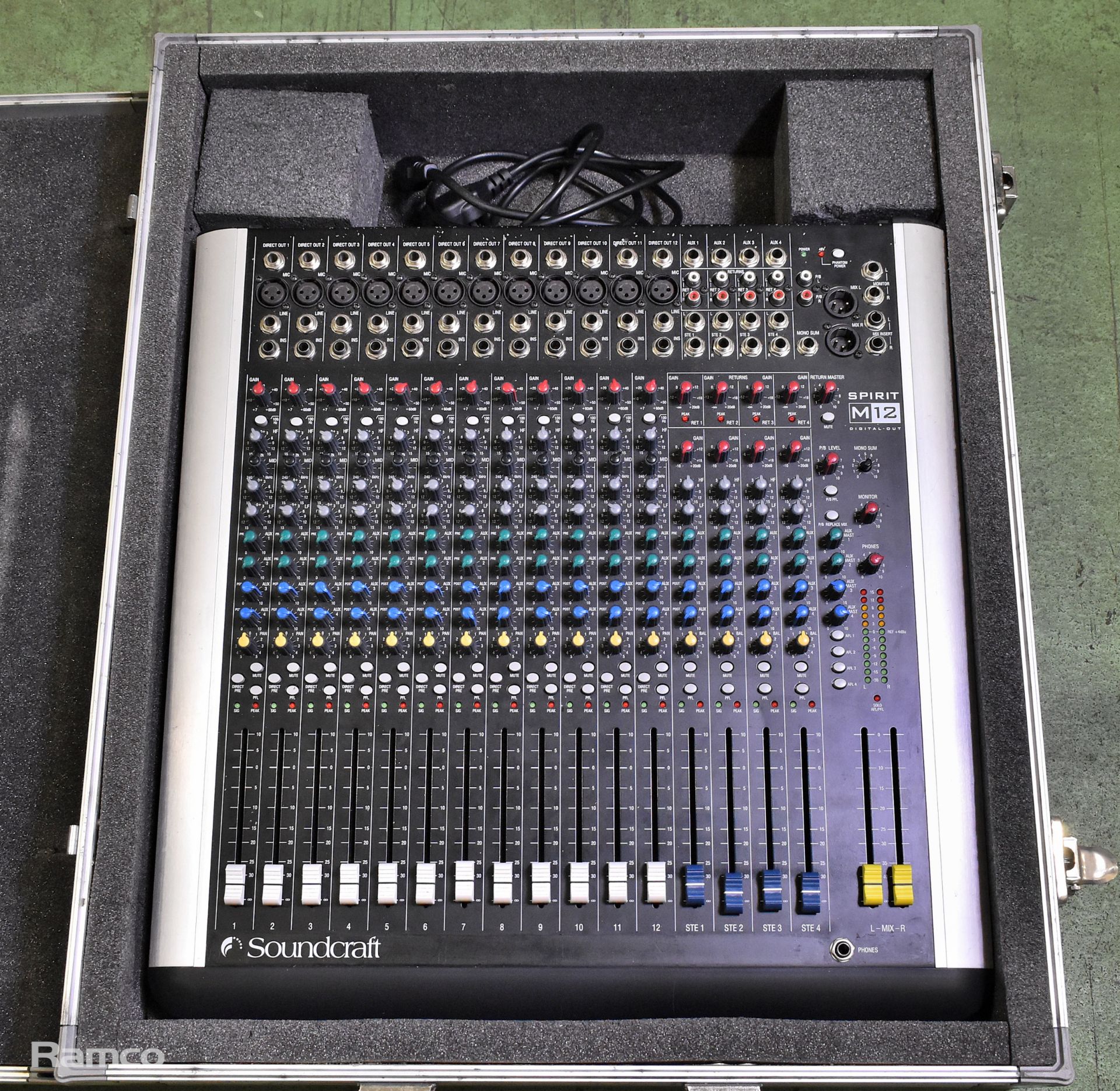 Soundcraft Spirit M12 12 channel audio mixer in flight case - Image 2 of 6