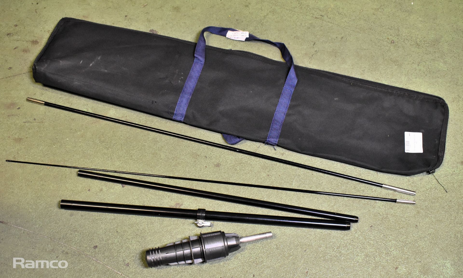 7x 3.5m feather flag poles in carry bag - Image 2 of 2