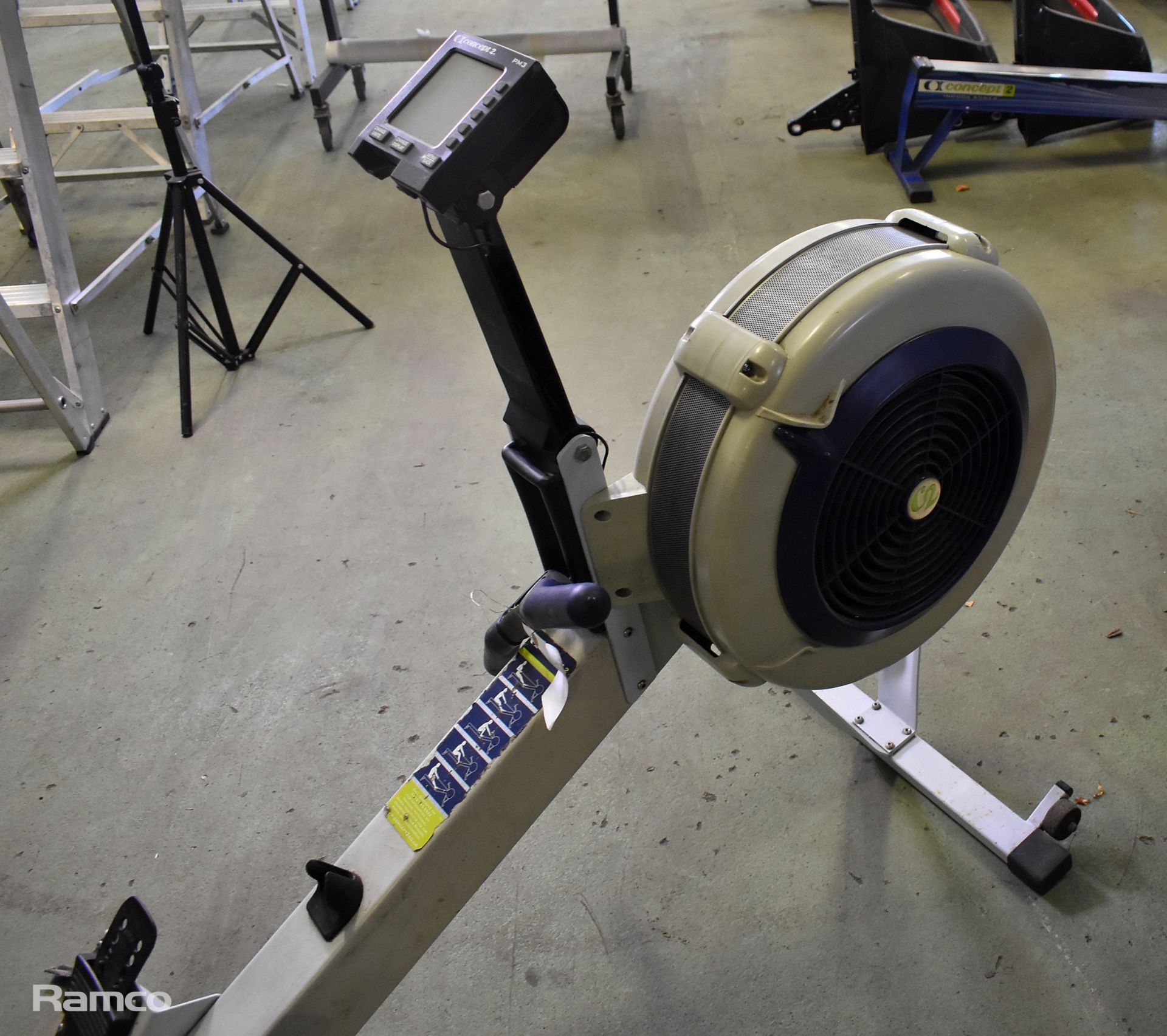 Concept 2 rowing exercise machine - L 240 x W 44 x H 85cm - Image 5 of 10