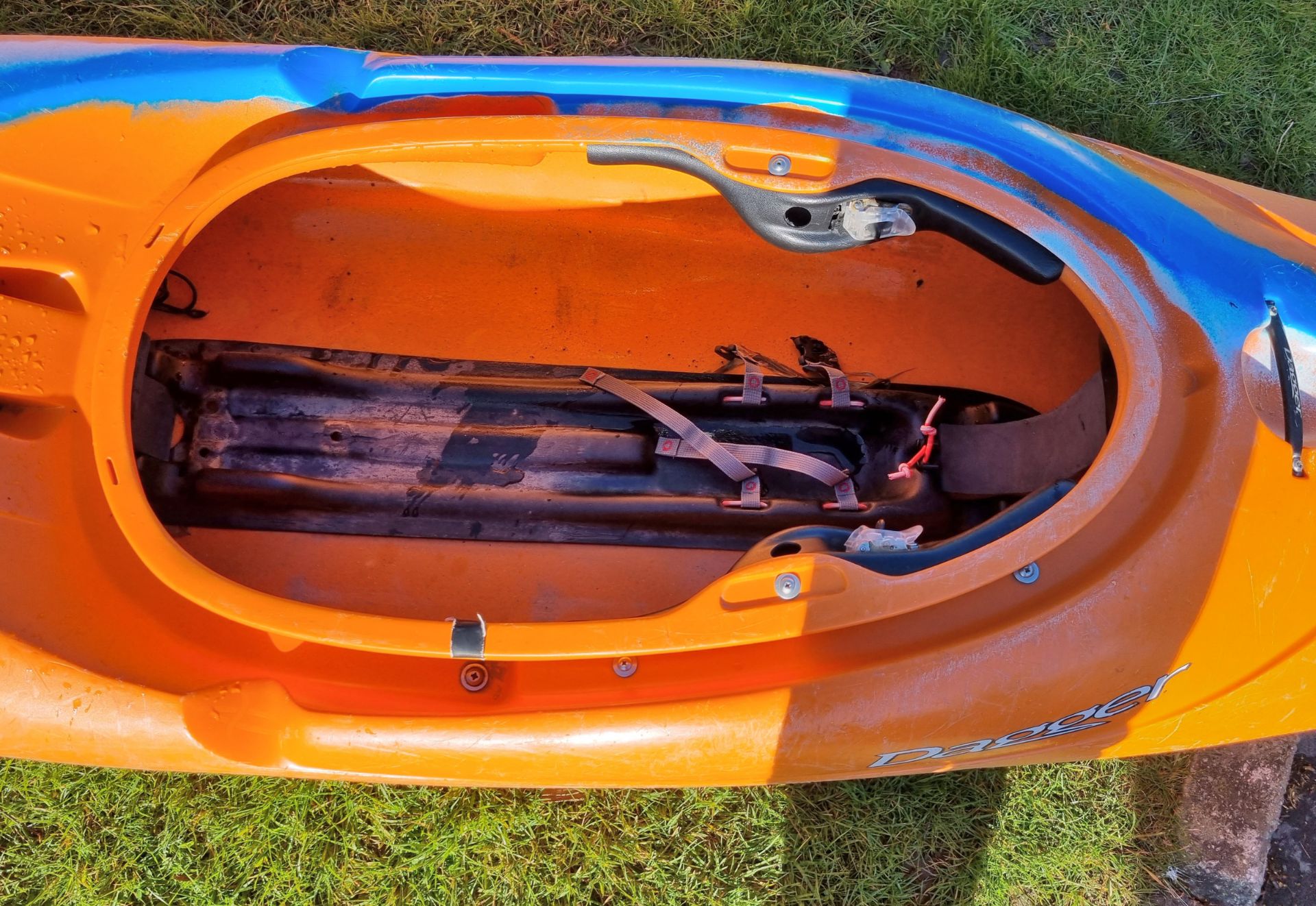 Dagger Mamba kayak/canoe - L260 x W70 x H40cm - Orange with blue white stripe - Image 3 of 6