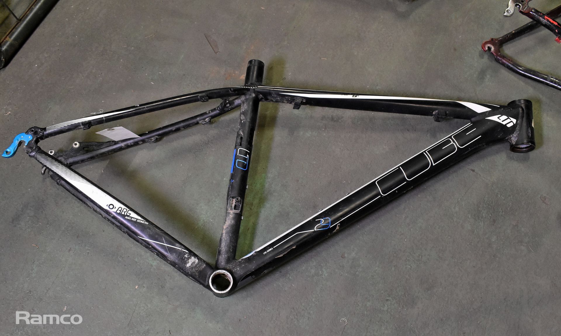 Mountain bike frames & spares - Image 34 of 35