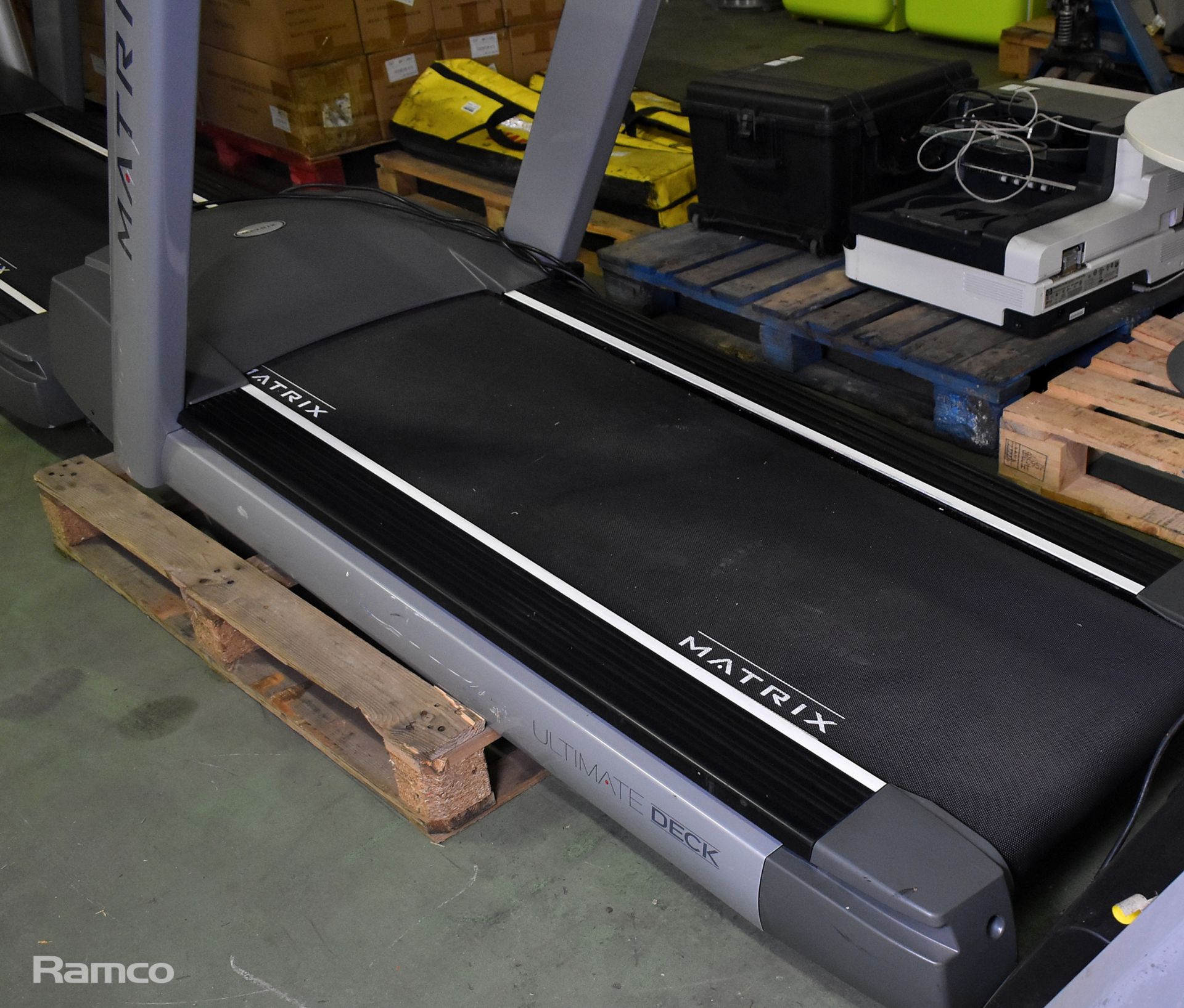 Matrix T50X-U treadmill - L 210 x W 86 x D x 135cm - Image 2 of 6