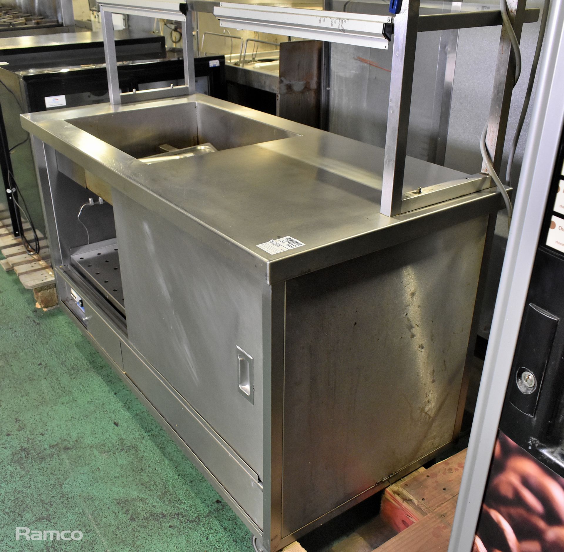 Stainless steel hot cupboard with bain marie and 3 tier heated gantry - Image 9 of 9