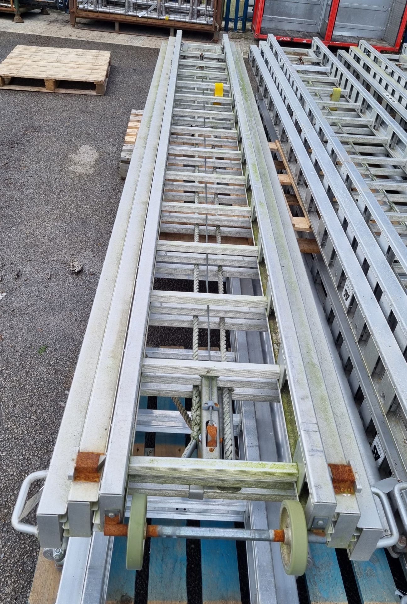 AS Fire & Rescue equipment ladder - 3 section - 14 rungs per section - approx 4M in length - Image 2 of 3