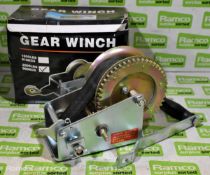 Gear winch 900kg - boxed but no brand