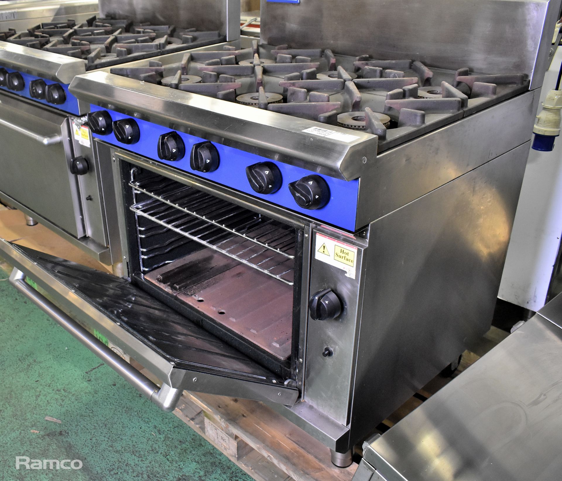 Blue Seal G506DF stainless steel 6 burner natural gas oven range - W 900mm - Image 4 of 5