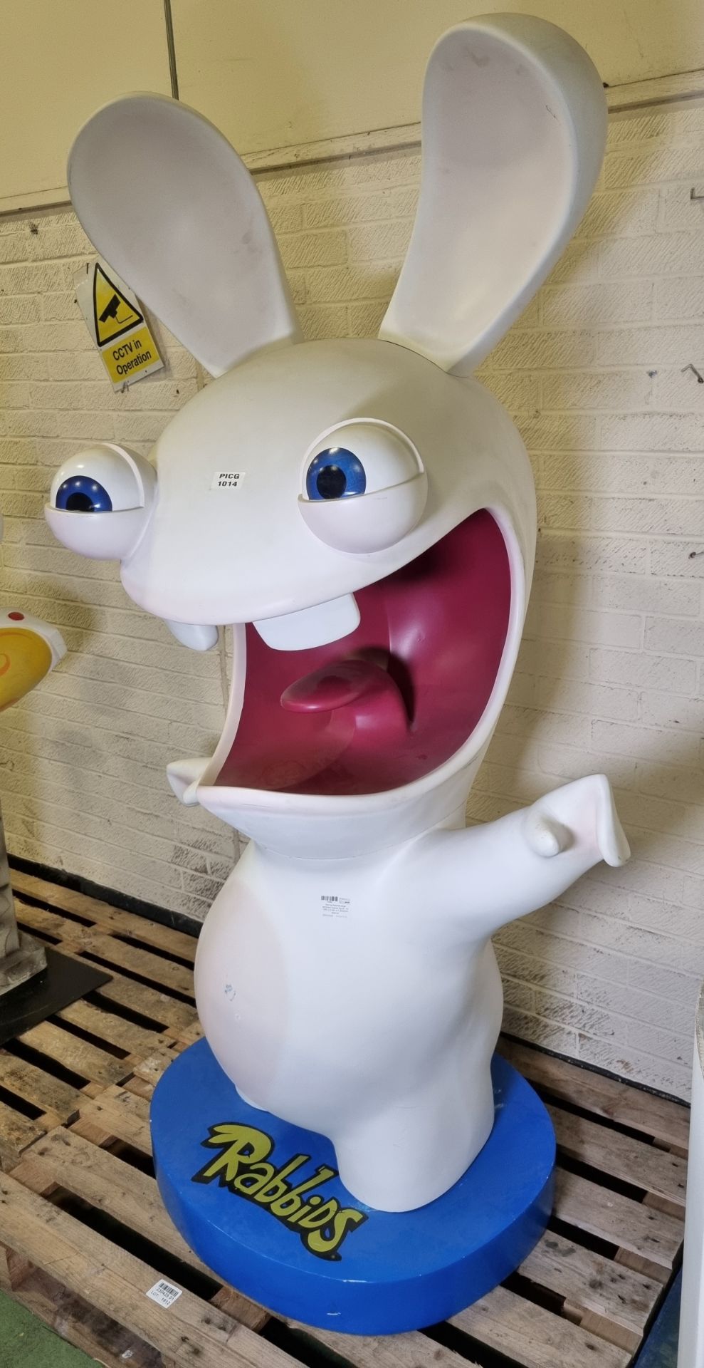 Raving Rabbids large exhibition display figure - W 1250 x D 850 x H 2000mm (approx) - Image 3 of 5