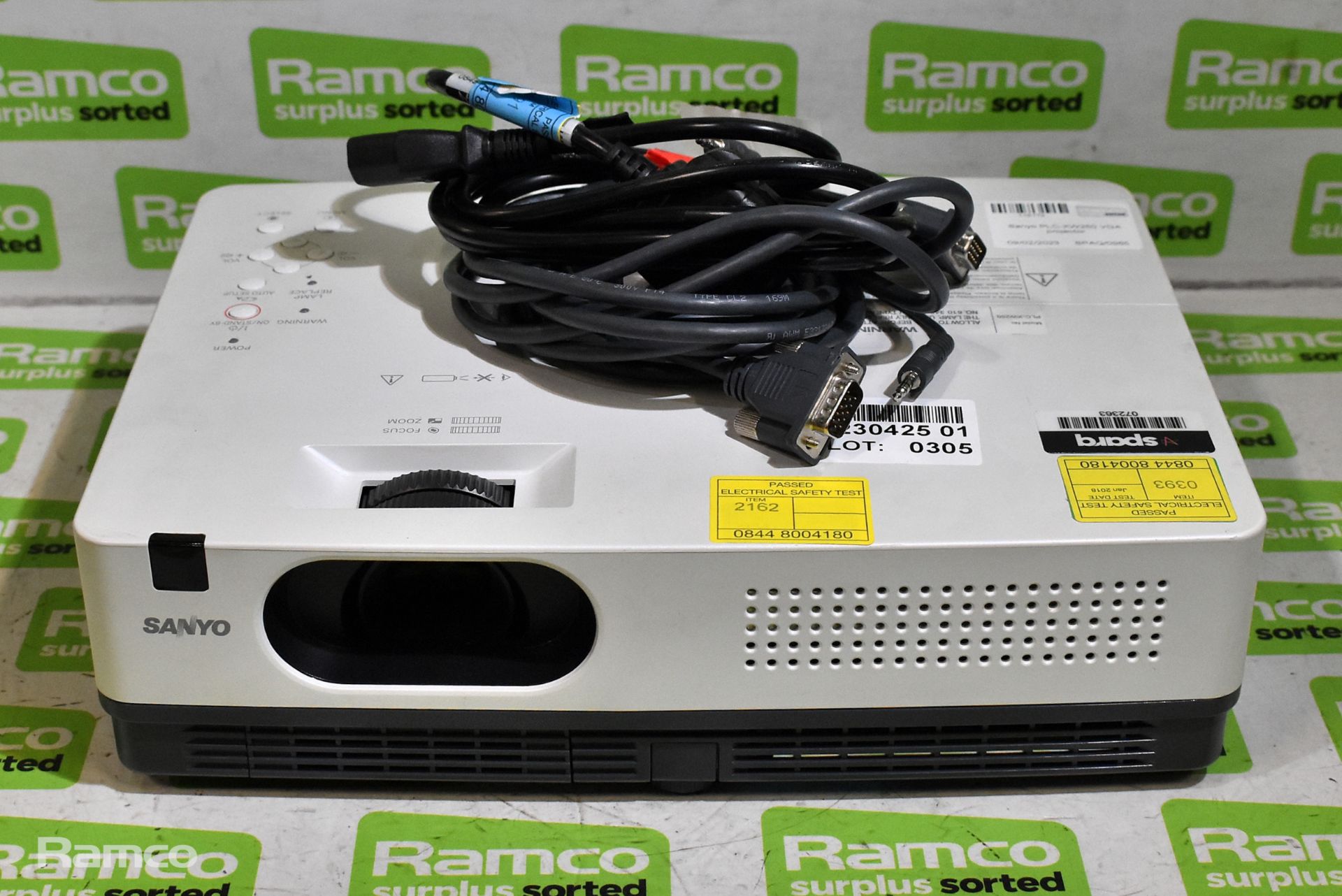 Sanyo PLC-XW250 VGA projector - cables - NO REMOTE CONTROL