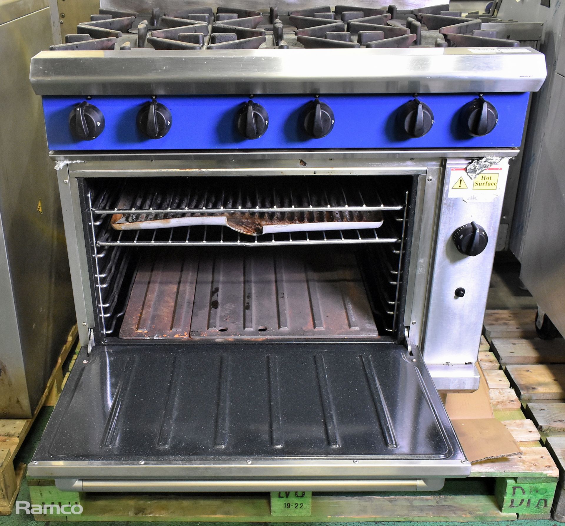 Blue Seal G506DF stainless steel 6 burner natural gas oven range - W 900mm - Image 4 of 7