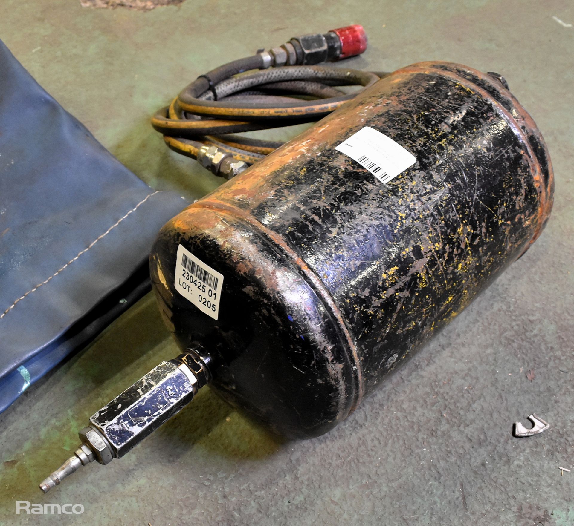 Small metal pressure cylinder with storage bag - Image 2 of 4